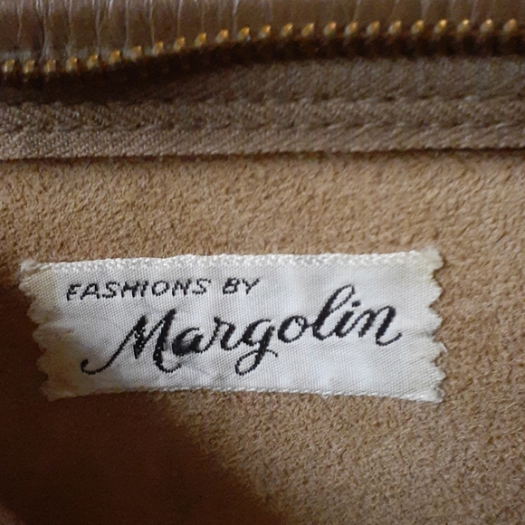 Cute brown hand bag 🥨 - Picture 6 of 7